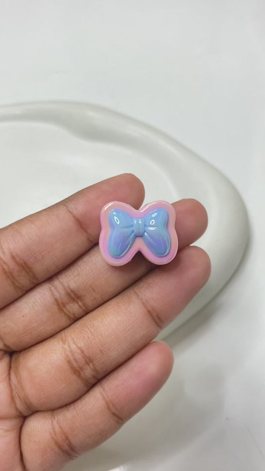 BBB 125 (C)  Bow uv plated shiny irrediscent Acrylic bead (1PC)