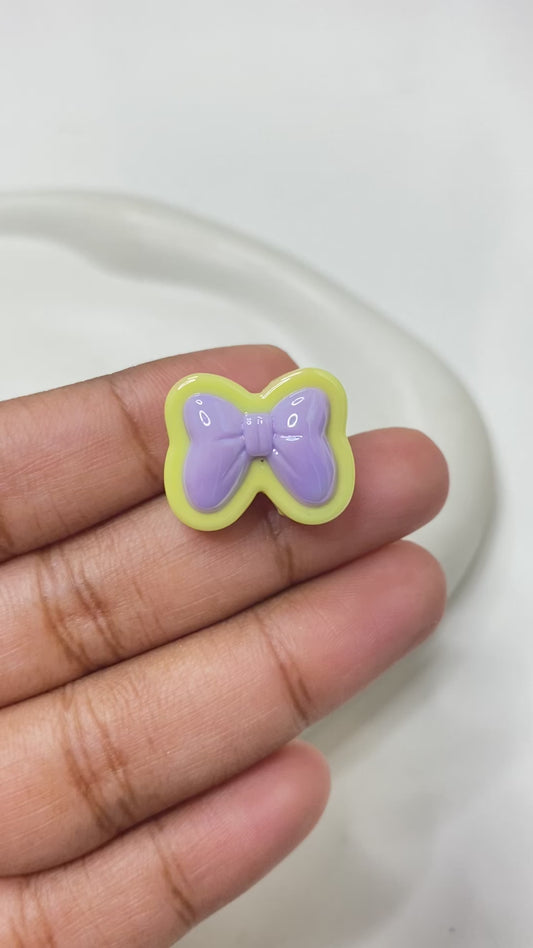 BBB 125 (E) Bow uv plated shiny irrediscent Acrylic bead (1PC)