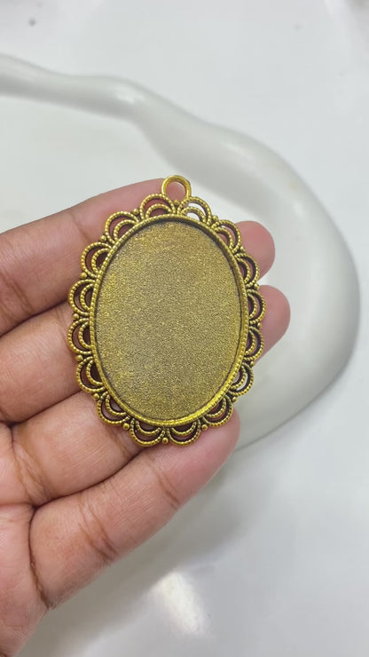 CB01D Antique gold cameo pendant - per piece
