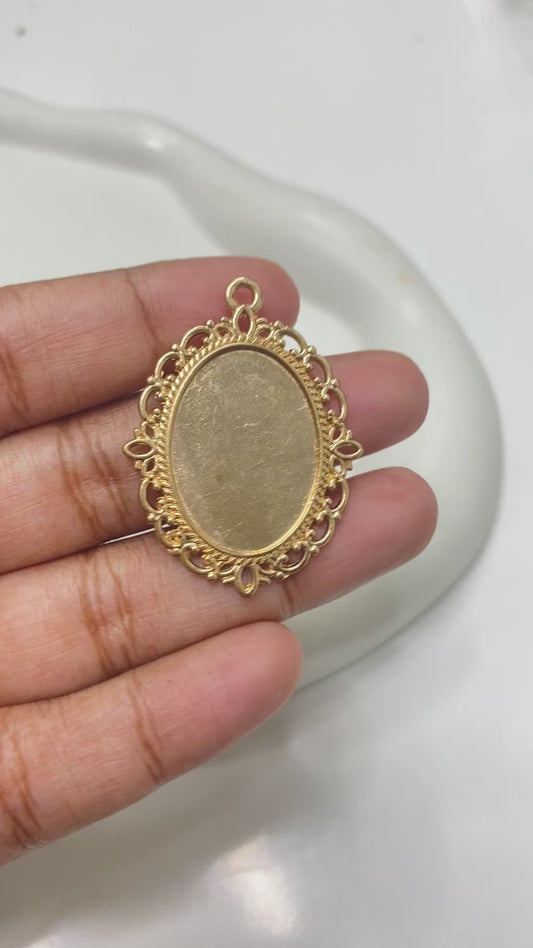 CB 1333 Antique gold cameo pendant - per piece