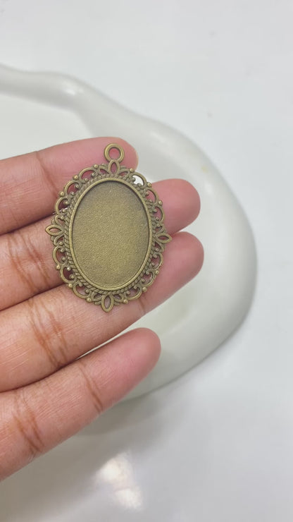CB 1322 Antique bronze cameo pendant - per piece